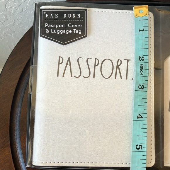 Rae Dunn: White Passport Cover & Luggage tags- new in box - Picture 7 of 16
